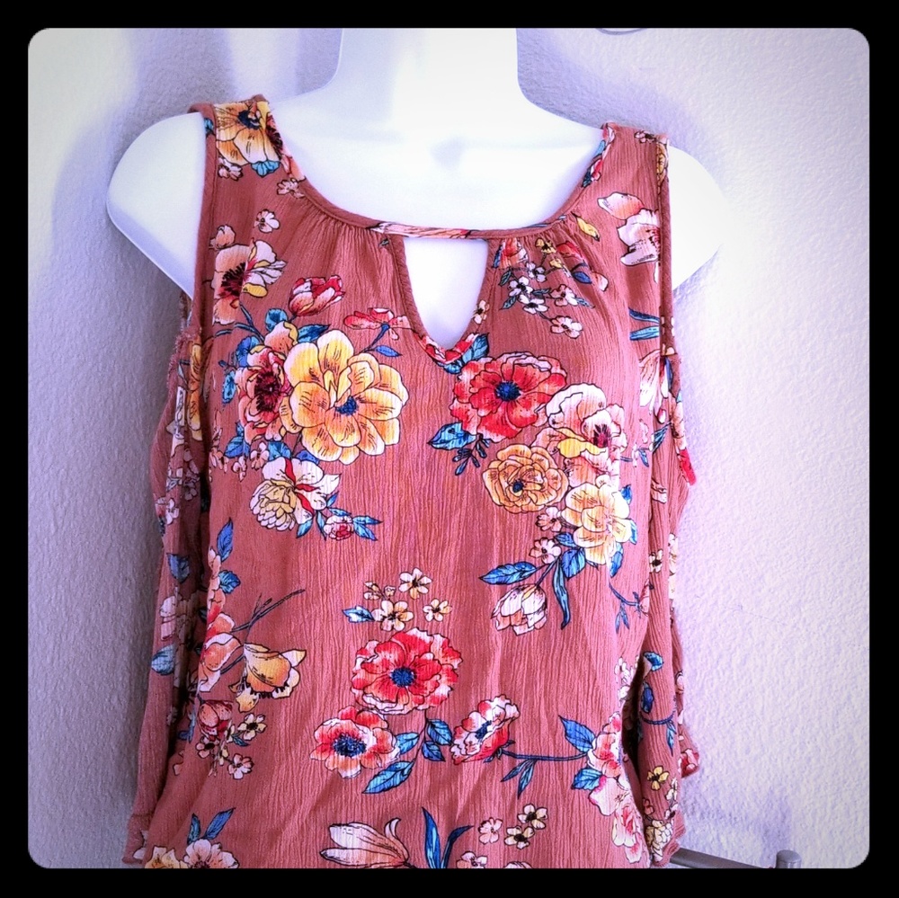 Boho cold shoulder top. Excellent condition
